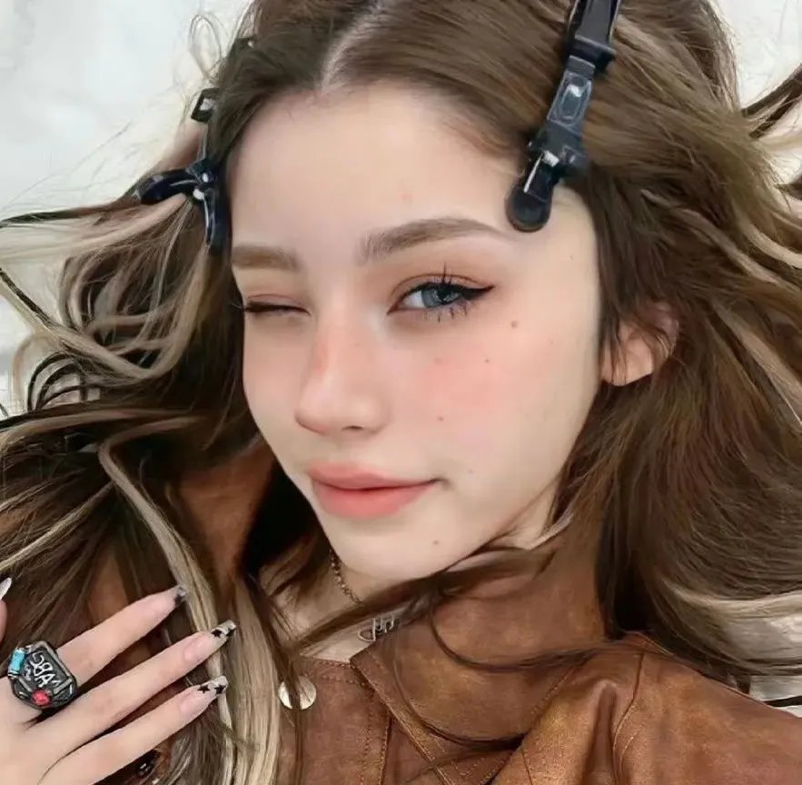 书店的骸骨店员本田君